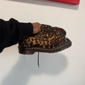 Dr. Martens Leopard Pattern Shoes Unisex Size 8.5W/7M